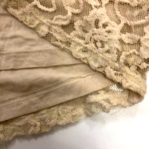 Thyme XL Cream Lace Top zipper back stretchy shirt sleeve Excellent Condition - Picture 6 of 8